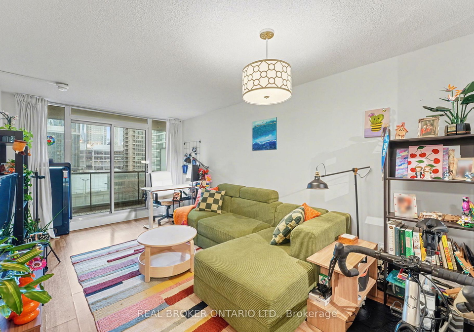 12-yonge-street-toronto-ontario-c12869516