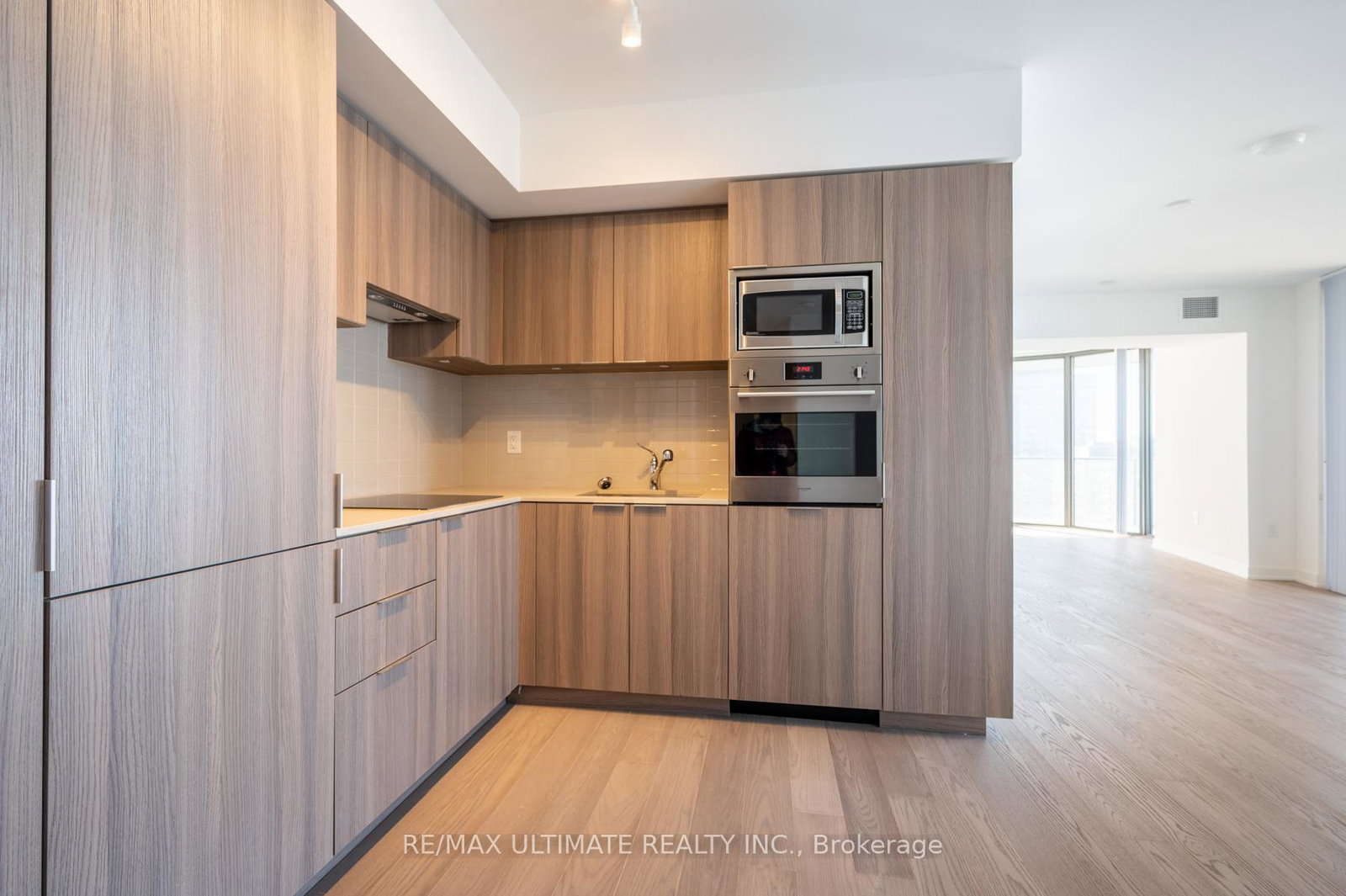 11-wellesley-street-w-toronto-ontario-c12869784