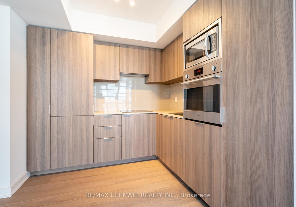11-wellesley-street-w-toronto-ontario-c12869784