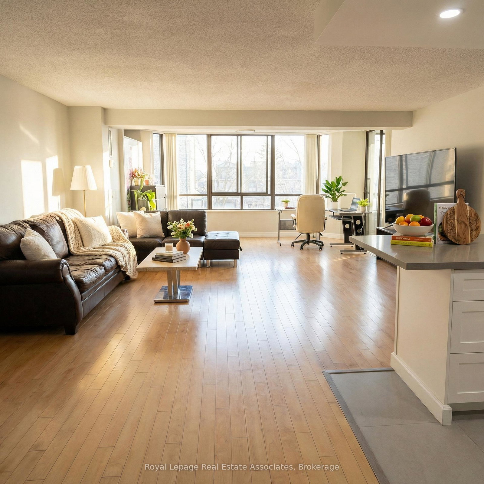 195-st-patrick-street-toronto-ontario-c12869814