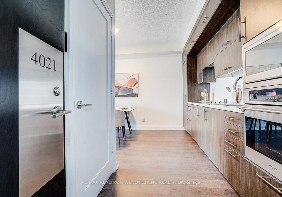 5-sheppard-avenue-e-north-york-ontario-c12870000