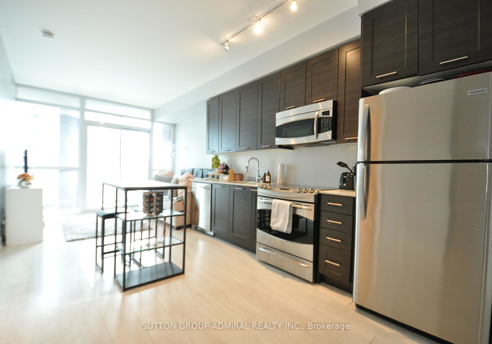 169-fort-york-boulevard-toronto-ontario-c12870346