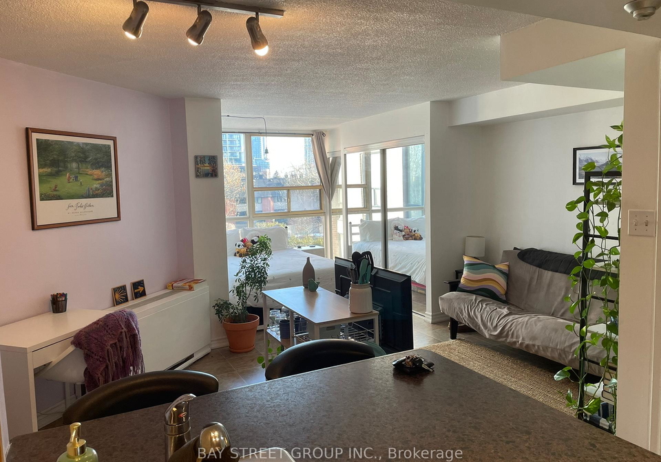 705-king-street-w-toronto-ontario-c12870524
