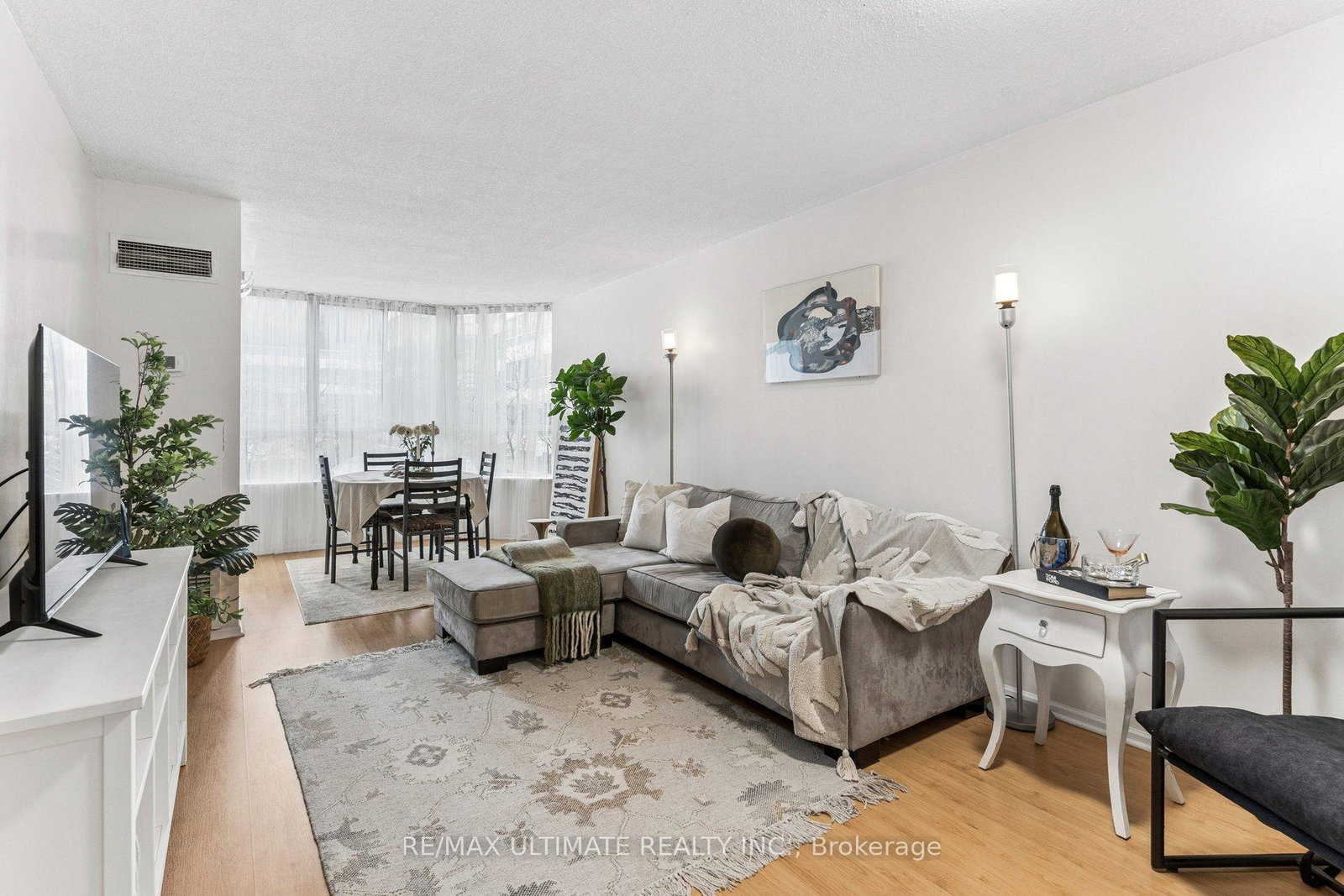 717-bay-street-toronto-ontario-c12870662