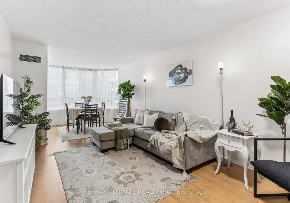 717-bay-street-toronto-ontario-c12870662
