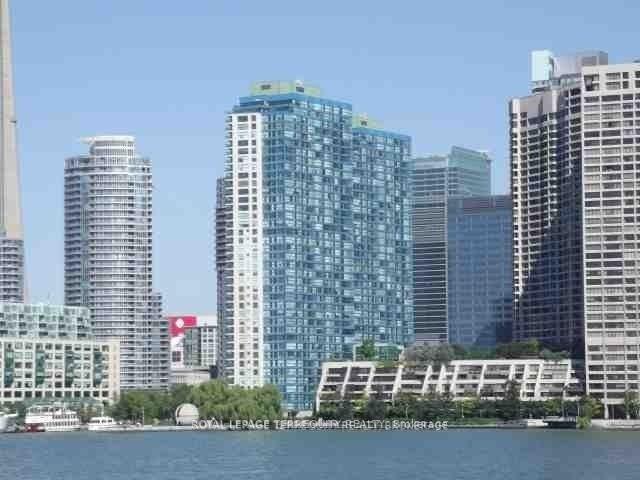 99-harbour-square-toronto-ontario-c12870952
