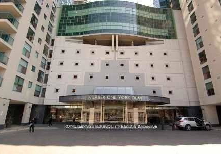 99-harbour-square-toronto-ontario-c12870952