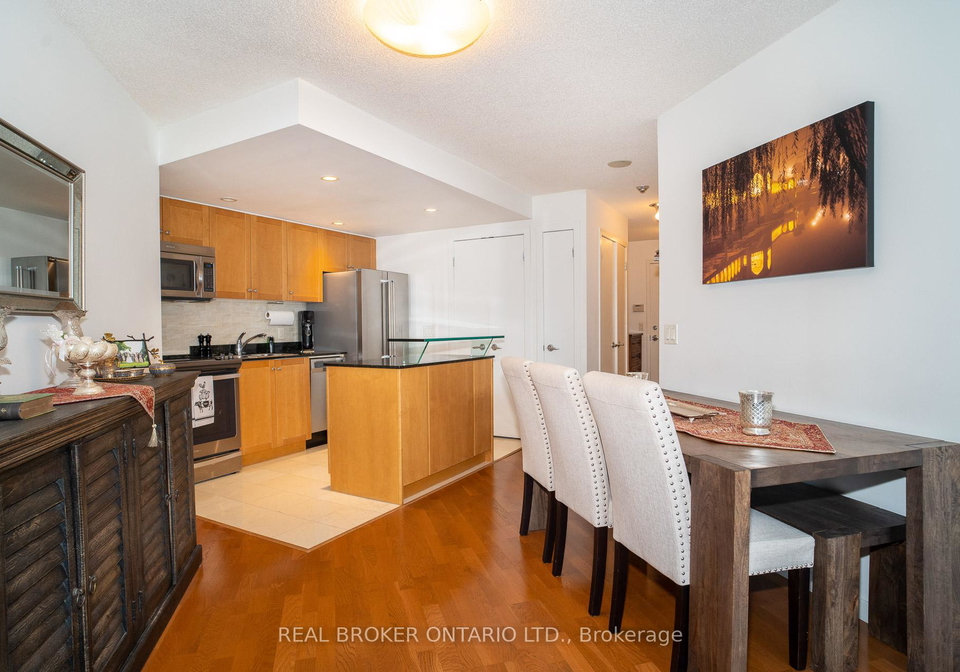 8-york-street-toronto-ontario-c12872270
