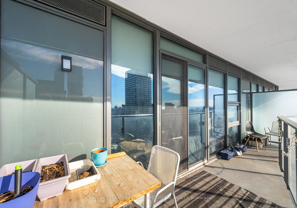 11-wellesley-street-w-toronto-ontario-c12872704