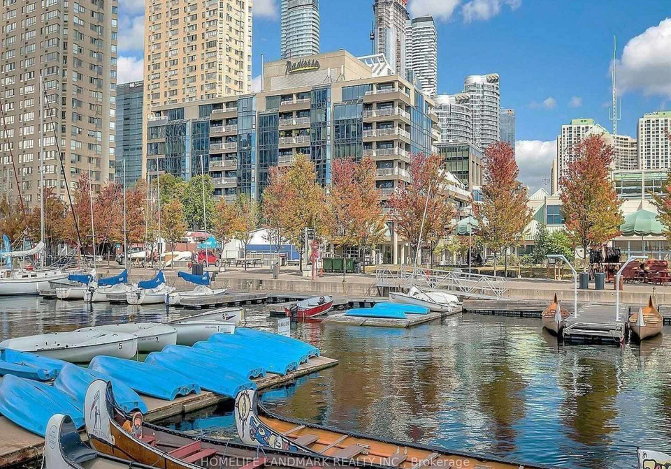 251-queens-quay-w-toronto-ontario-c12872862