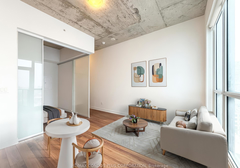210-simcoe-street-toronto-ontario-c12873158