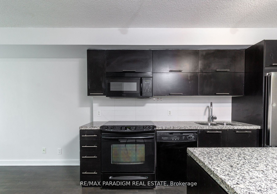 21-nelson-street-toronto-ontario-c12873556