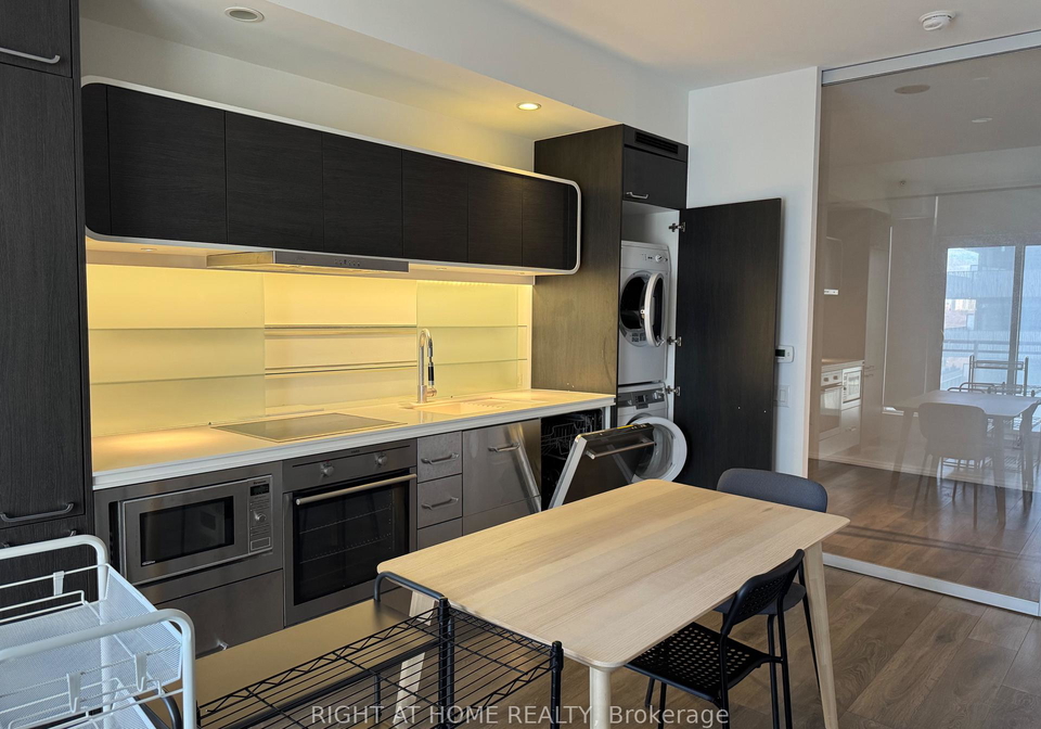 45-charles-street-e-toronto-ontario-c12873592
