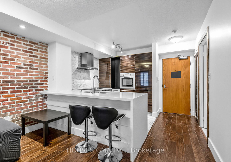 7-lorraine-drive-toronto-ontario-c12873760