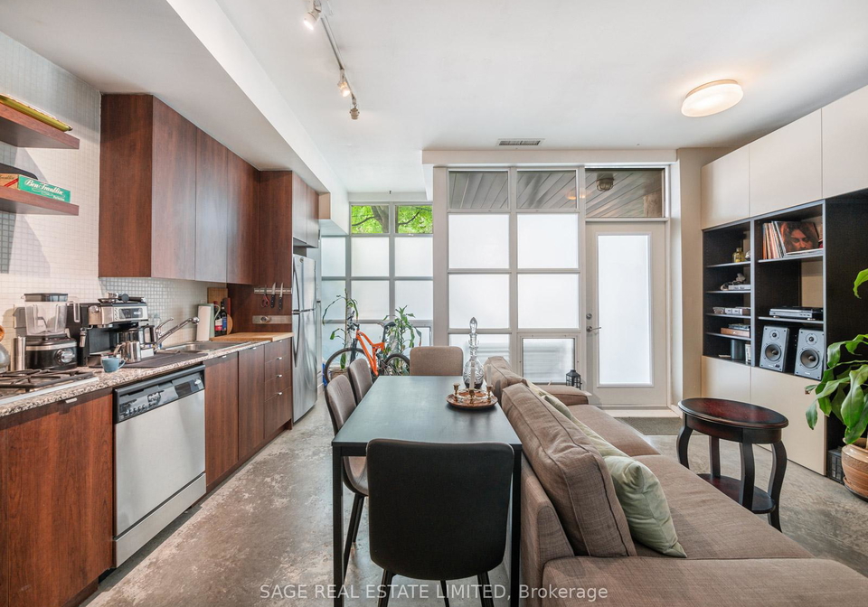 19-brant-street-w-toronto-ontario-c12873846
