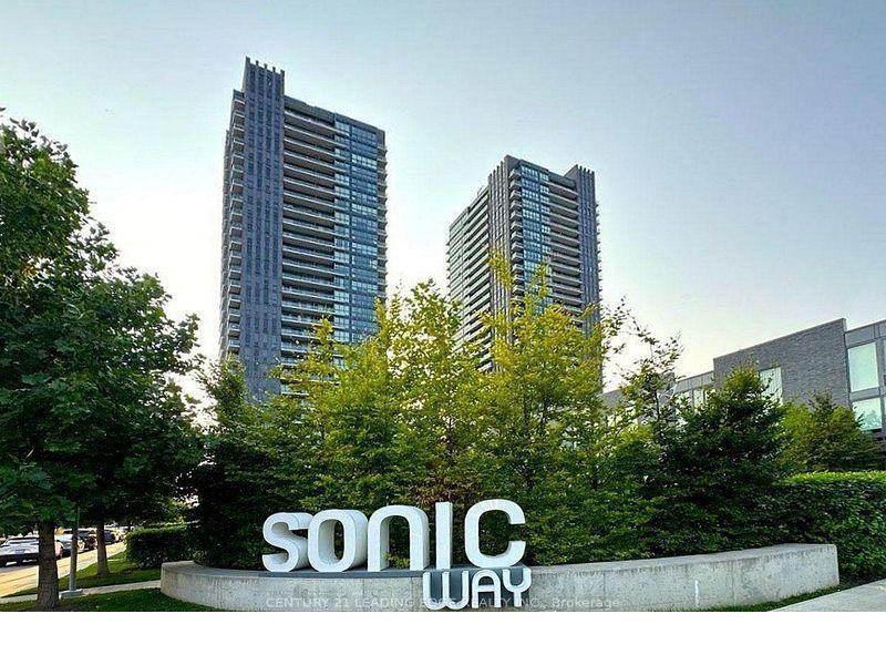 6-sonic-way-east-york-ontario-c12873862