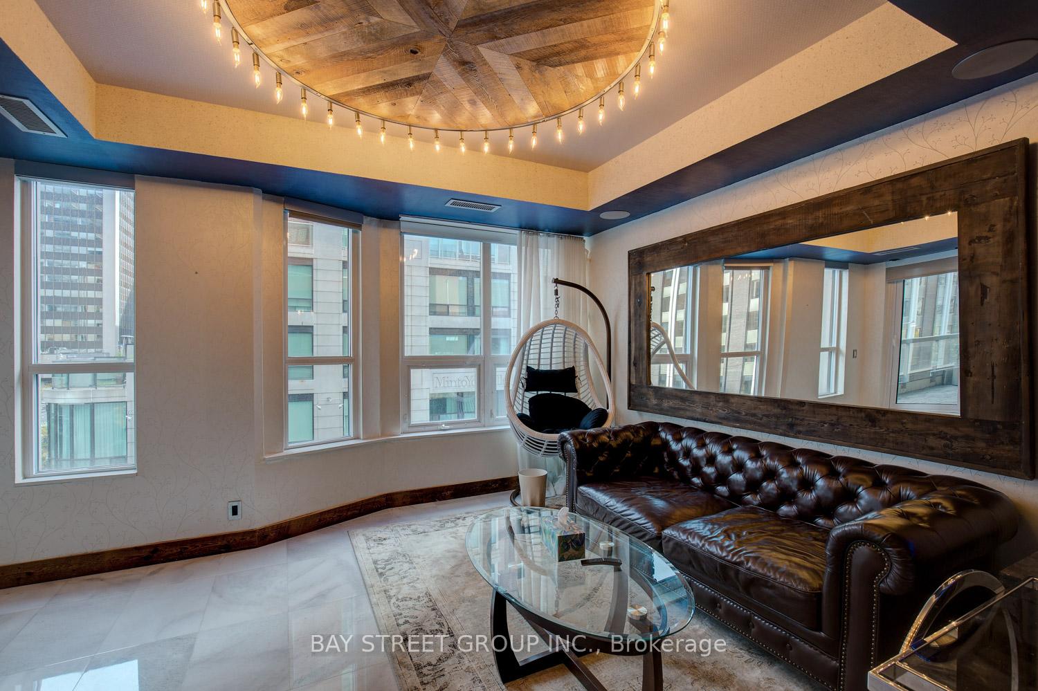 68-yorkville-avenue-toronto-ontario-c12873894