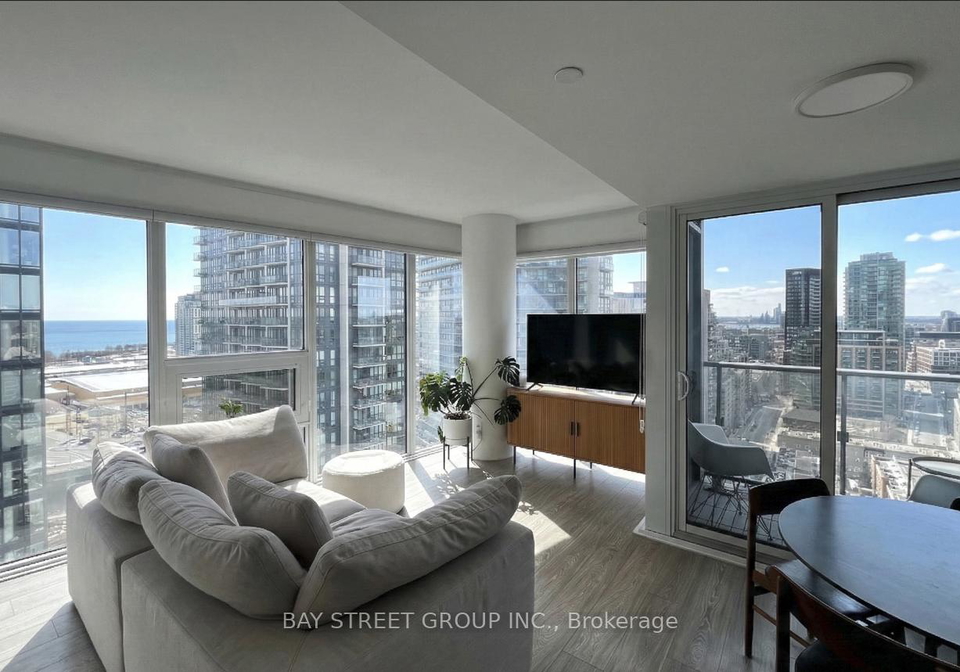 19-western-battery-road-toronto-ontario-c12874158