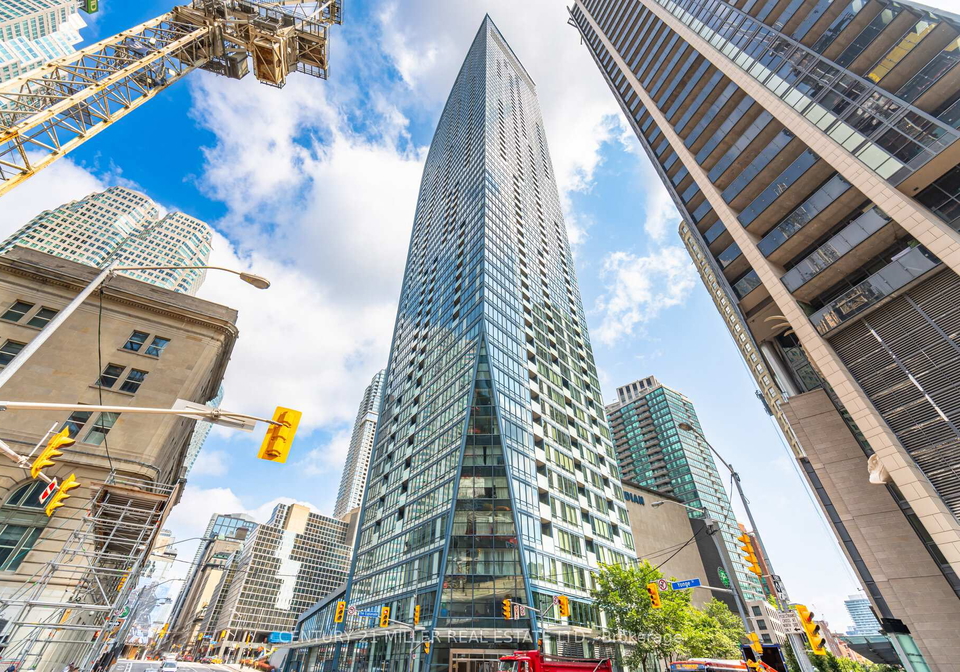 8-the-esplanade-toronto-ontario-c12875682