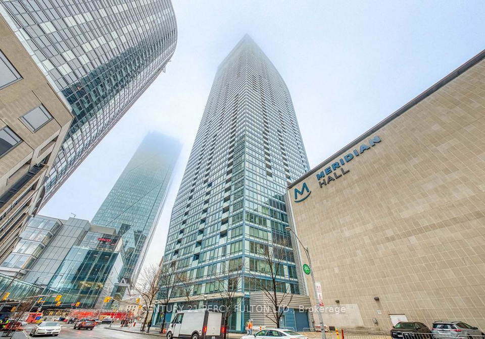 8-the-esplanade-toronto-ontario-c12876528