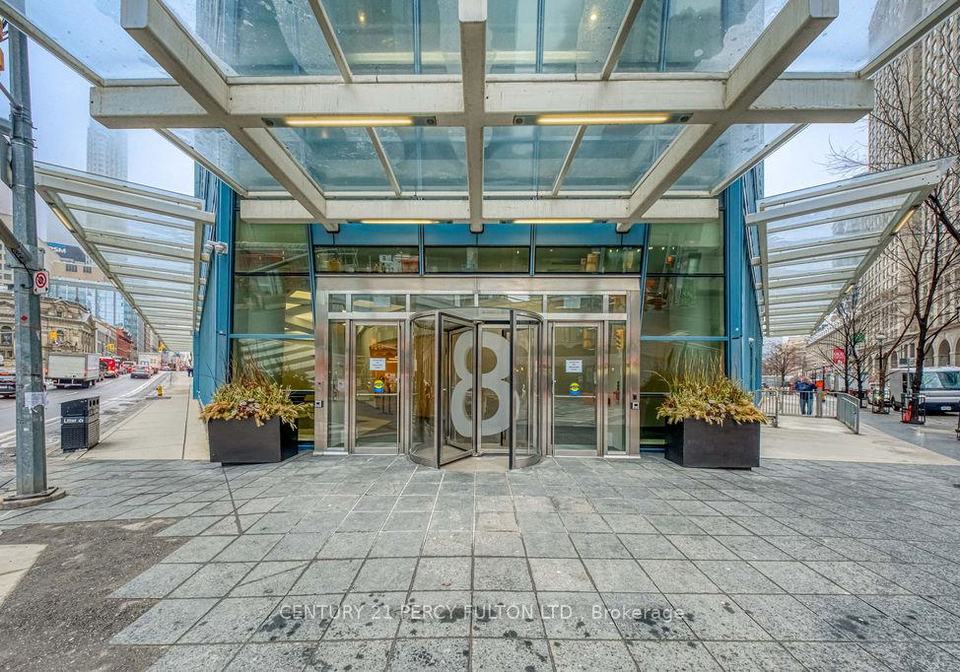 8-the-esplanade-toronto-ontario-c12876528