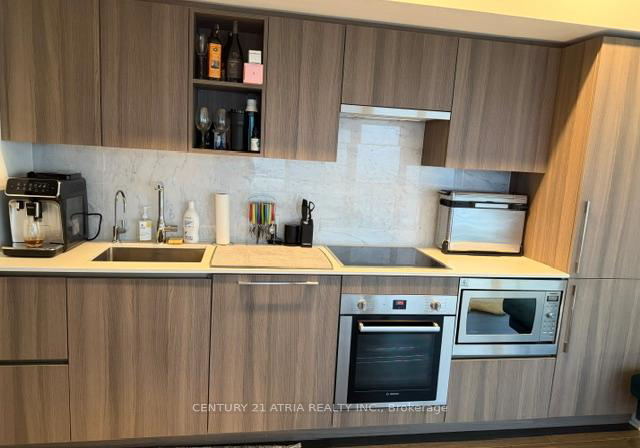 19-bathurst-street-toronto-ontario-c12876680