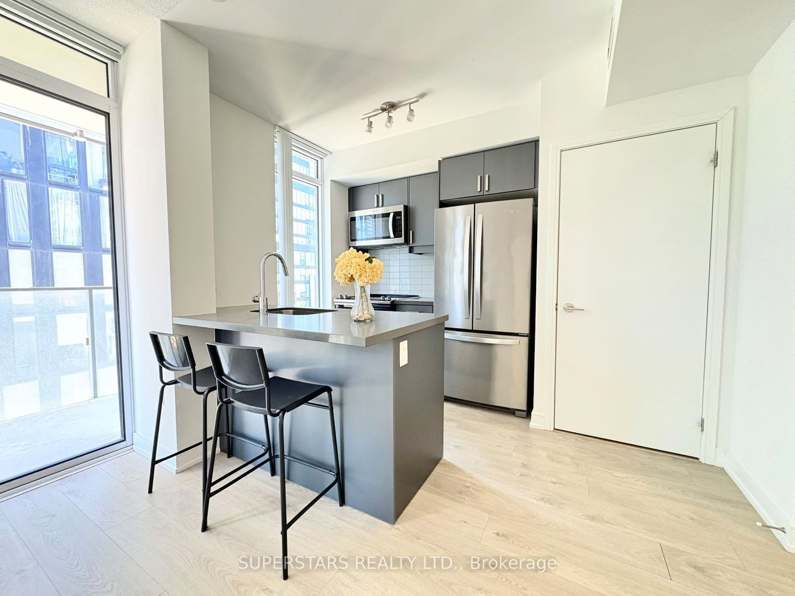 50-wellesley-street-e-toronto-ontario-c12876792