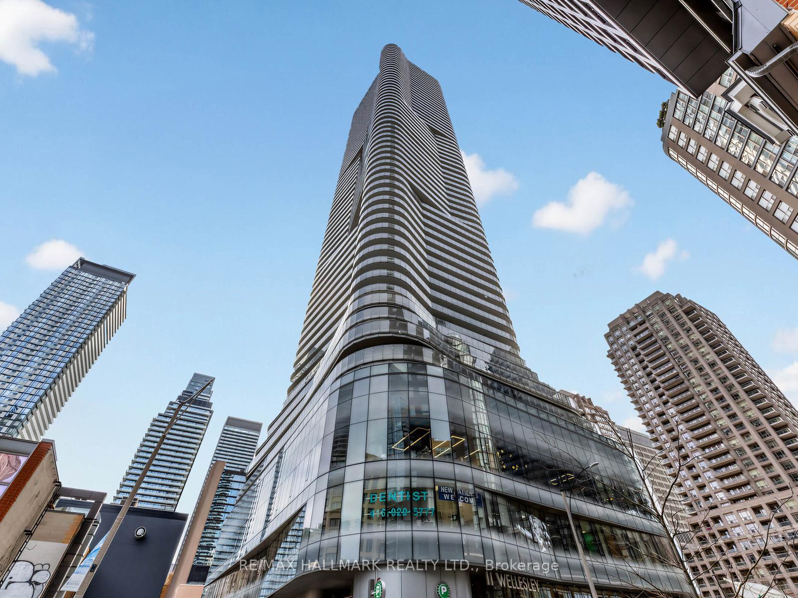 11-wellesley-street-w-toronto-ontario-c12876954
