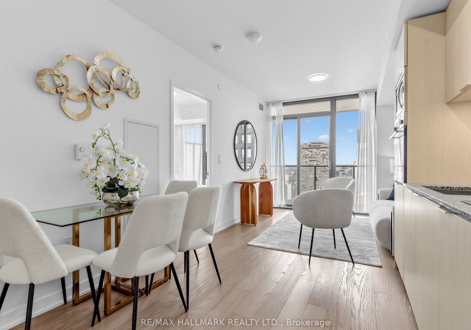 11-wellesley-street-w-toronto-ontario-c12876954