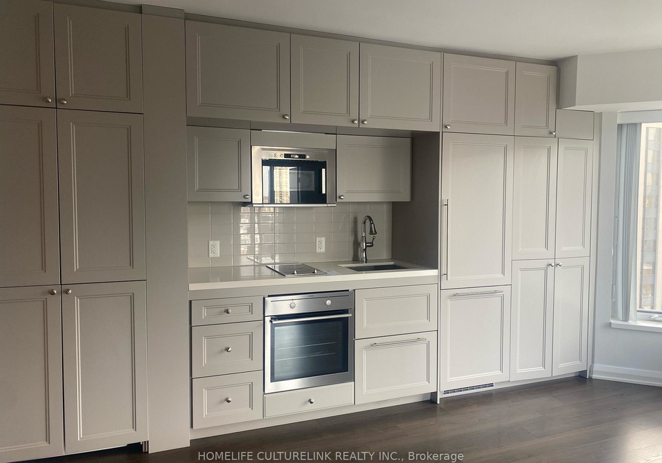 155-yorkville-avenue-toronto-ontario-c12877154