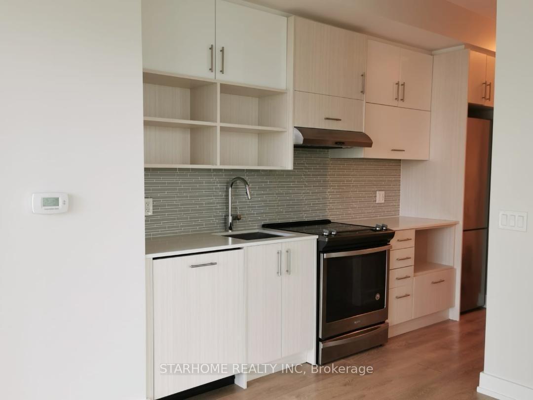 128-fairview-mall-drive-north-york-ontario-c12877824