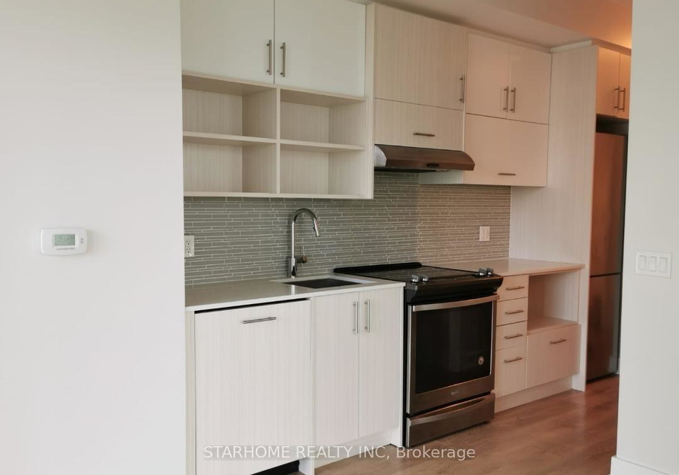 128-fairview-mall-drive-north-york-ontario-c12877824