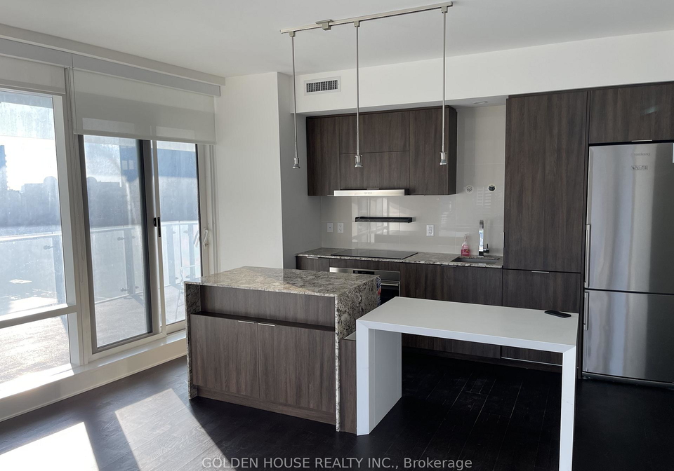 1-bloor-street-e-toronto-ontario-c12877986