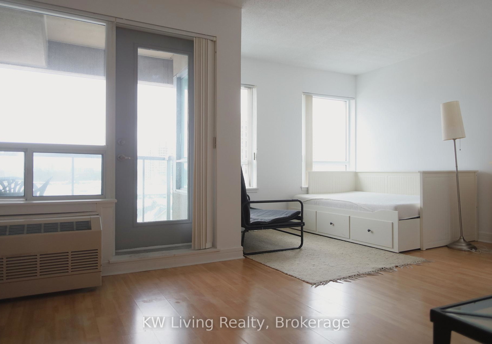 19-avondale-avenue-north-york-ontario-c12878212