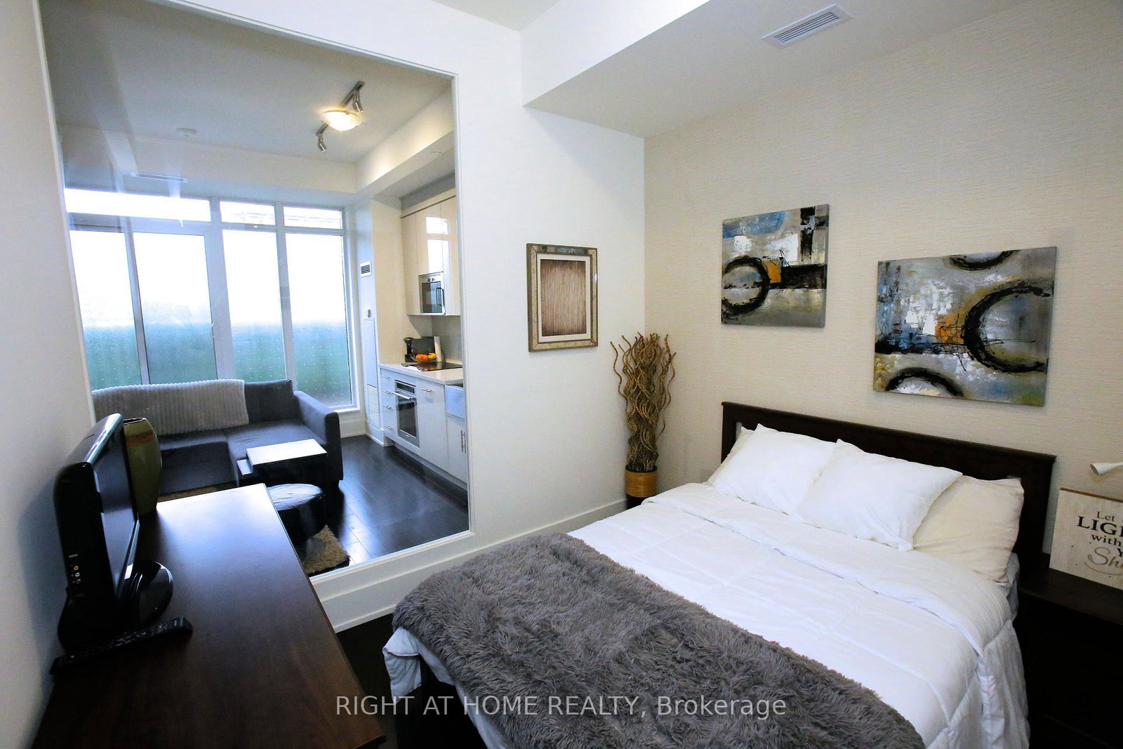 330-richmond-street-w-toronto-ontario-c12878246