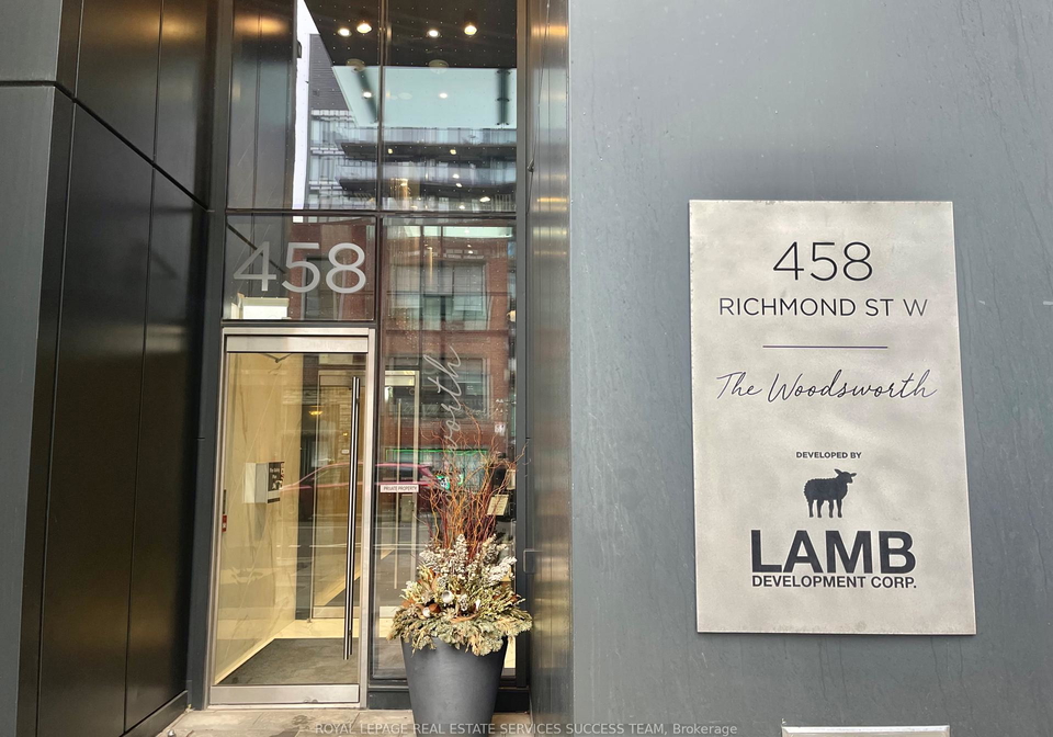 458-richmond-st-w-street-toronto-ontario-c12878644