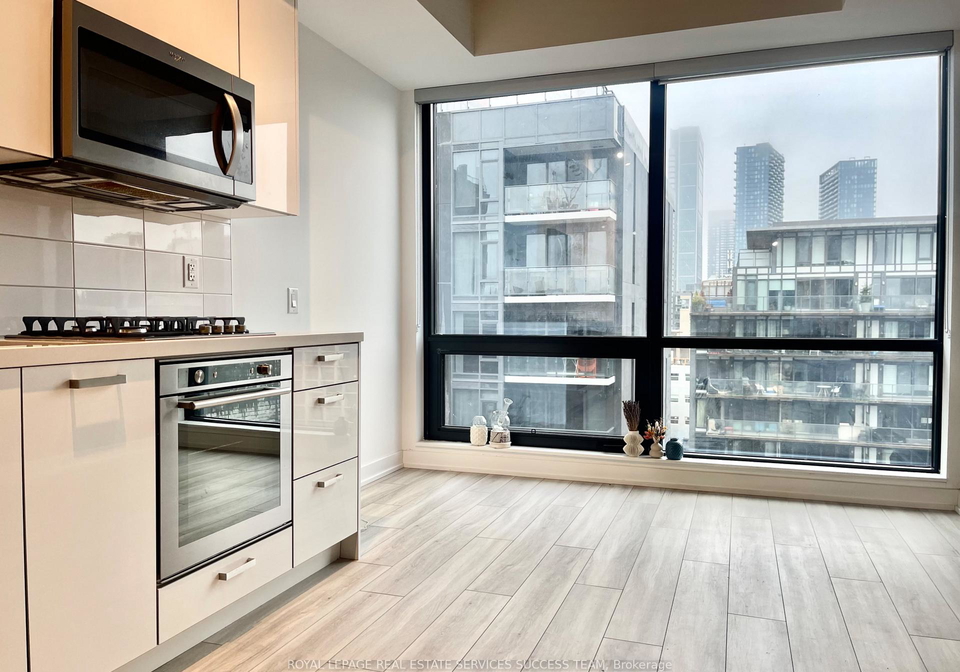 458-richmond-st-w-street-toronto-ontario-c12878644