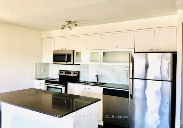 2015-sheppard-avenue-e-north-york-ontario-c12878848