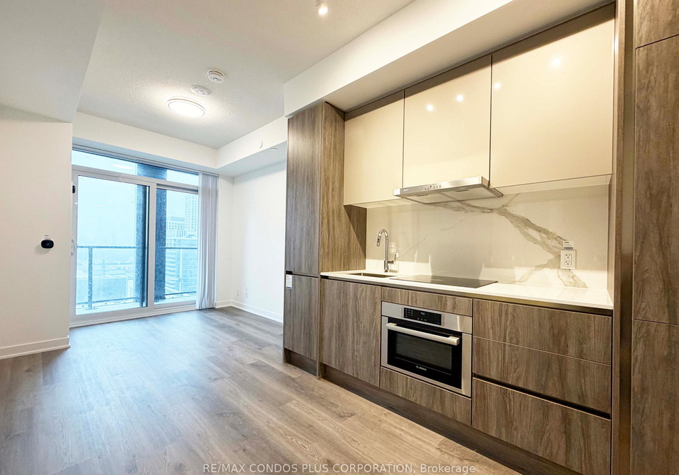 180-front-street-e-toronto-ontario-c12879656