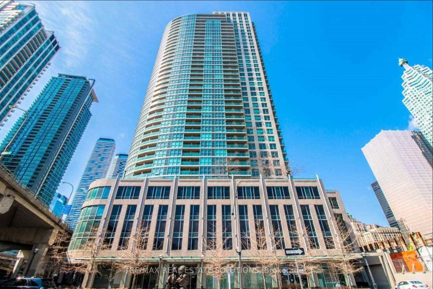 18-yonge-street-toronto-ontario-c12879922
