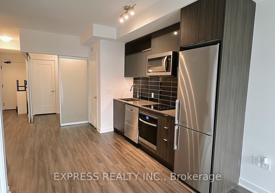 60-princess-street-toronto-ontario-c12880078