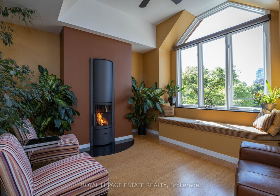 432-queen-street-e-toronto-ontario-c12880166