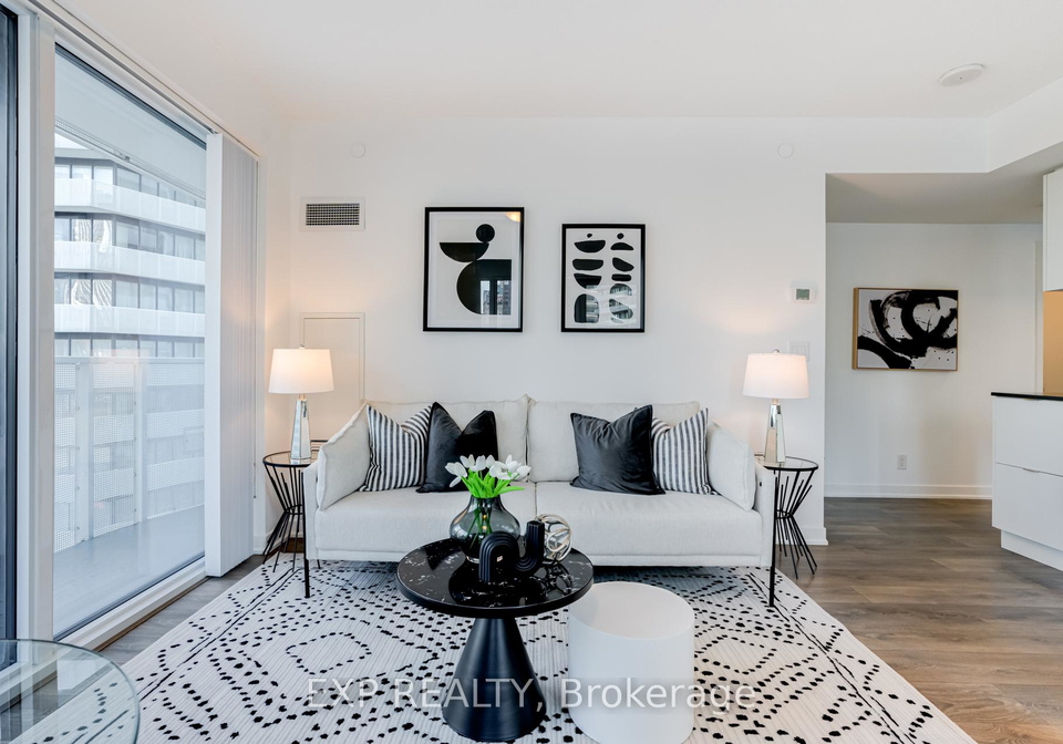 100-harbour-street-toronto-ontario-c12880242