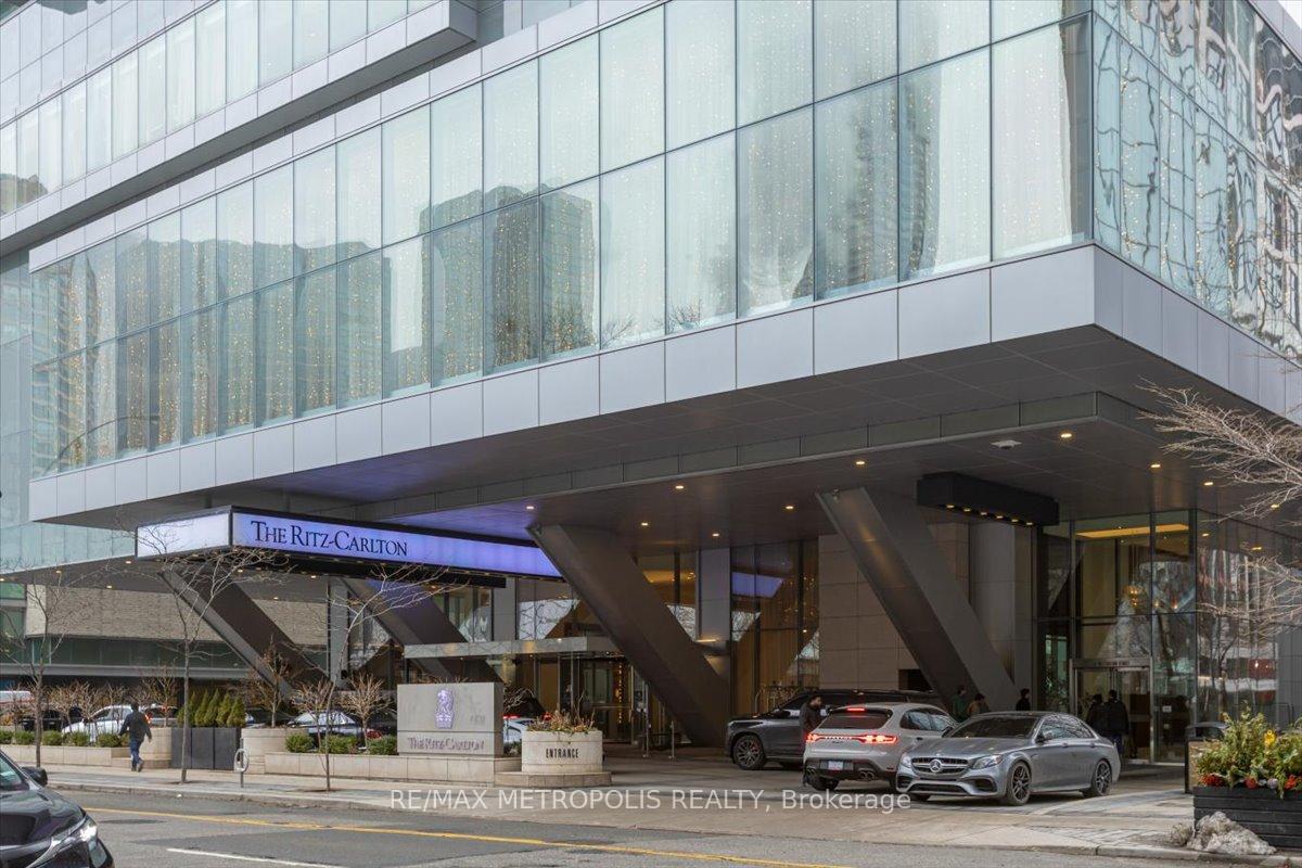 183-wellington-street-w-toronto-ontario-c12880438