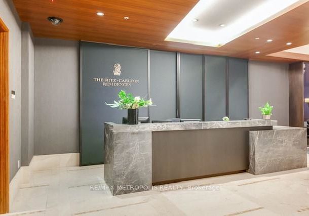 183-wellington-street-w-toronto-ontario-c12880438