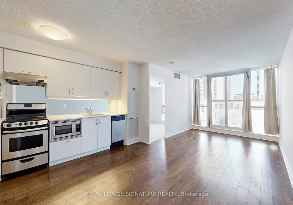 320-richmond-street-toronto-ontario-c12880710
