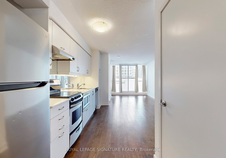 320-richmond-street-toronto-ontario-c12880710