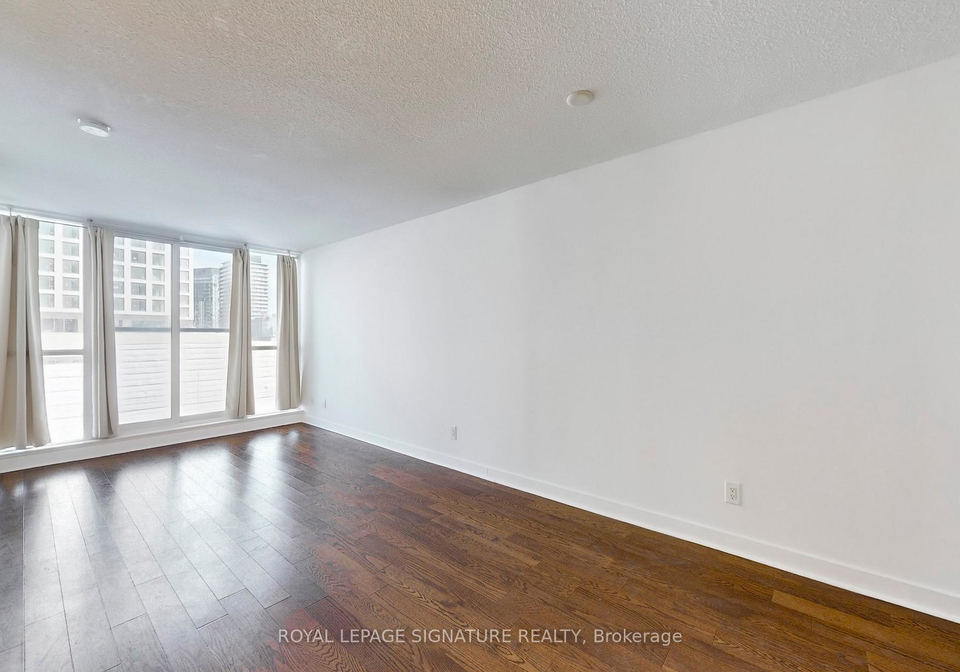 320-richmond-street-toronto-ontario-c12880710