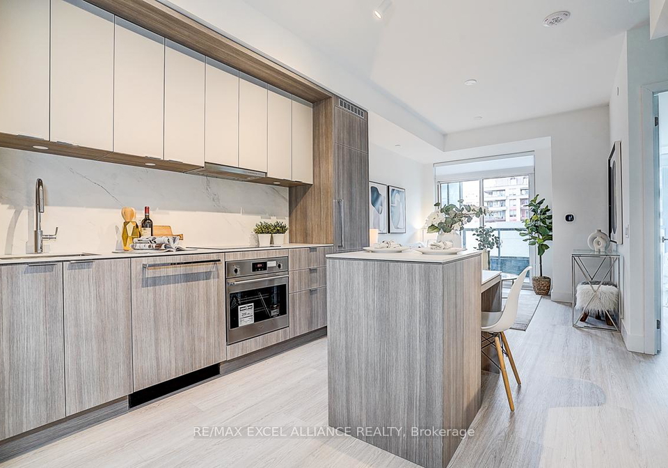 6-greenbriar-road-north-york-ontario-c12880842