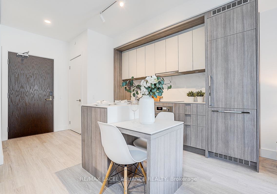 6-greenbriar-road-north-york-ontario-c12880842